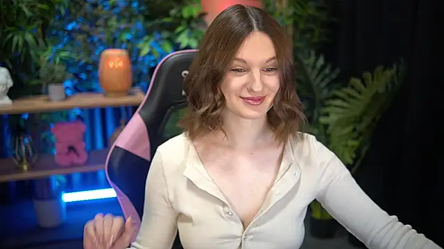 xoxo molly online show from November 26, 9:05 pm