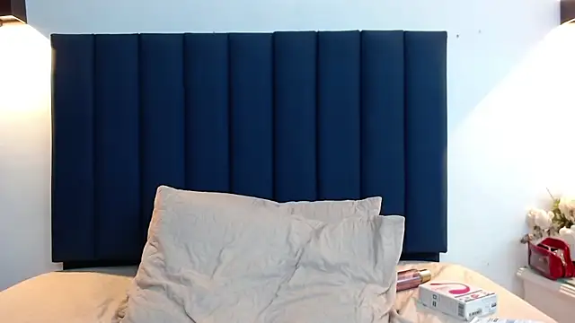 Emilysweet2 online show from November 15, 5:58 pm