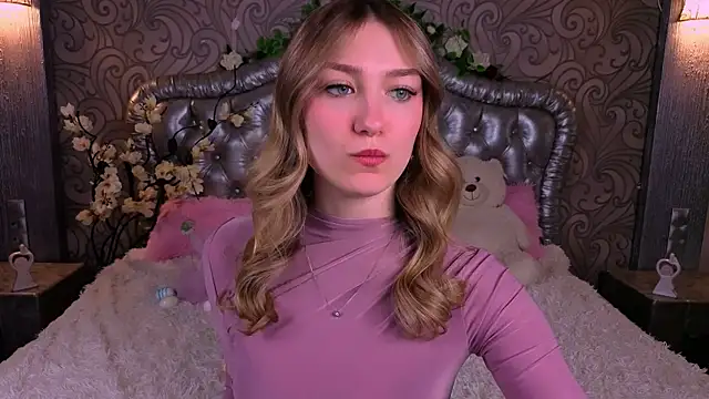 AngelAnabelle online show from April 17, 1:35 pm