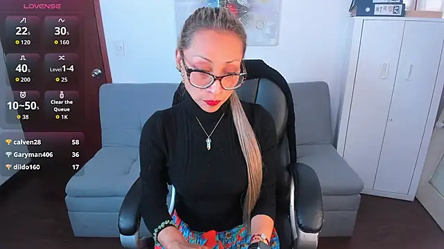 alexia james  online show from February 23, 9:14 pm