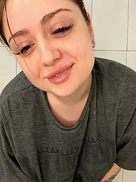 KellyMoors online show from December 2, 8:16 am