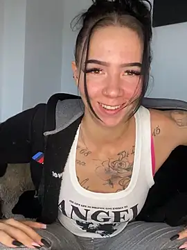 YoungZoexx online show from October 28, 8:53 am