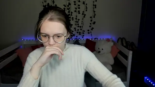 shy elina01 online show from November 3, 10:52 am