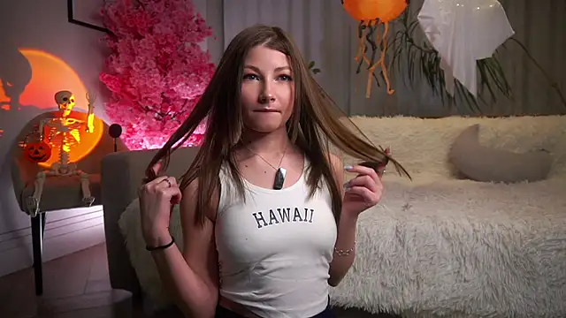 BrittGupton online show from October 23, 1:44 am