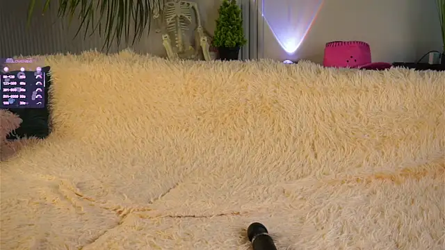 BrittGupton online show from April 6, 4:46 am