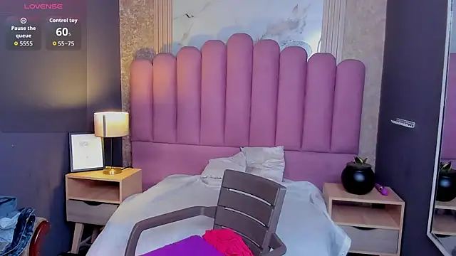 AriaVega online show from December 20, 1:15 pm