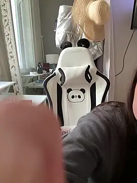 bebecita x online show from April 14, 10:04 am