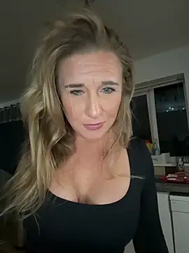 MimiMaee online show from November 10, 6:58 pm