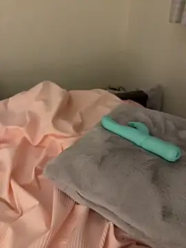 MimiMaee online show from October 3, 10:04 pm