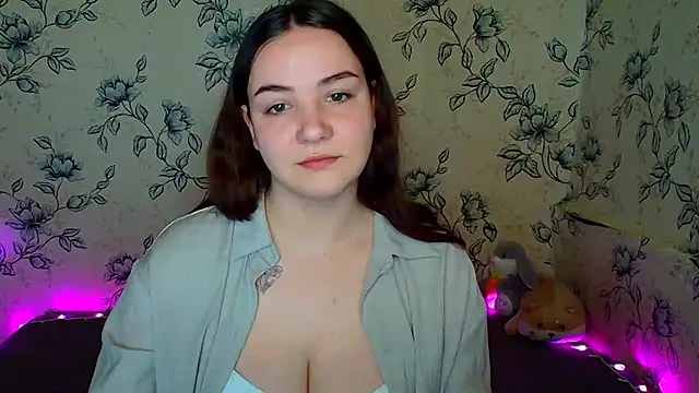 OliviaMontgommery online show from April 16, 10:04 am