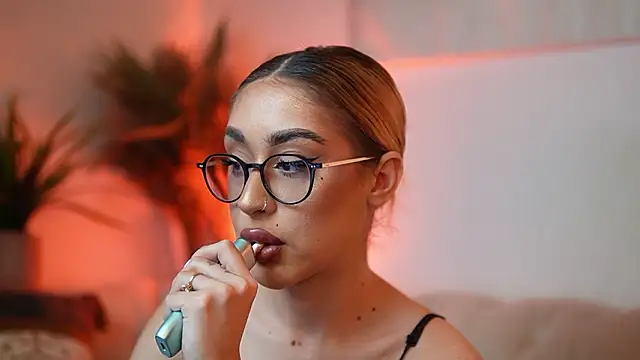 AileenKiss online show from March 18, 8:58 pm