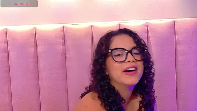 CamilaLevy online show from February 28, 12:48 pm