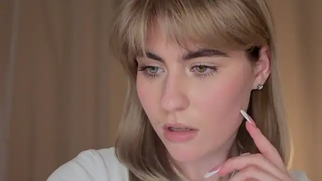 EuniceRaymundo online show from October 4, 6:23 pm