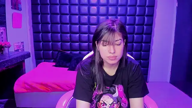 Violetta Swett  online show from December 1, 12:30 pm