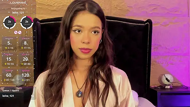 naomi hill1 online show from November 12, 10:30 pm