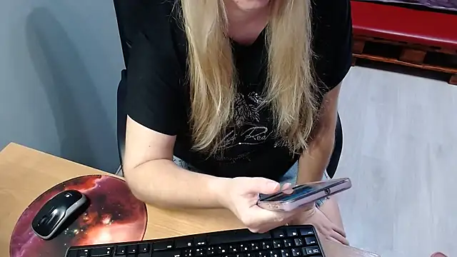 Ledi Catherin online show from December 3, 12:13 am