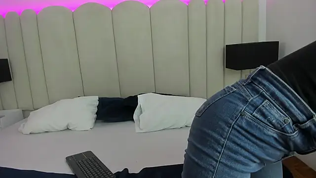 Alanha   online show from October 24, 4:41 am