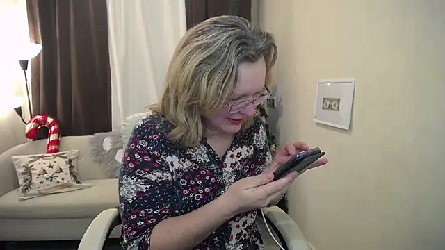 VestaWoody online show from December 5, 9:21 am