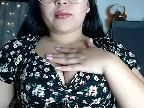 Snapshot of Elinaax_rose chatting on October 20, 3:48 pm Elinaax rose online show from October 20, 3:48 pm