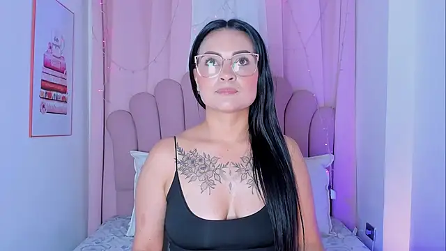 VanessaMirren online show from October 15, 5:48 pm