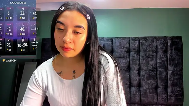 Chloe Adamsa   online show from October 9, 7:51 pm
