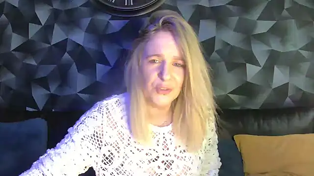 Delichieuse5 online show from March 30, 7:46 pm