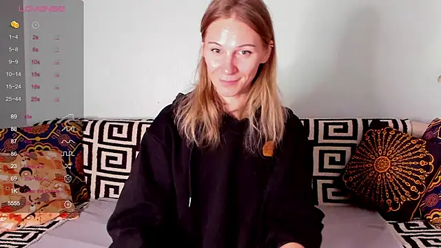 Snapshot of Amalia_Mio chatting on October 11, 8:08 am Amalia Mio online show from October 11, 8:08 am