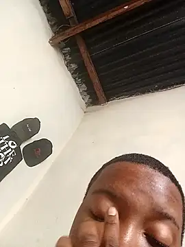 FreakieKay online show from October 28, 1:50 pm