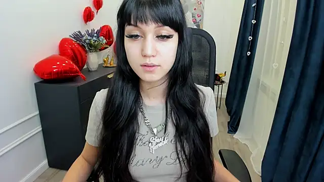 TiffanyYounge online show from February 13, 12:18 pm