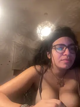 Snapshot of luciamaria01 chatting on October 7, 4:22 pm luciamaria01 online show from October 7, 4:22 pm