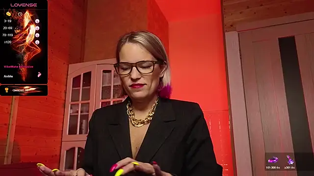 Lady Shine online show from December 17, 8:35 pm