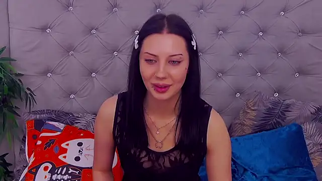 MaeAnna online show from November 2, 5:11 am