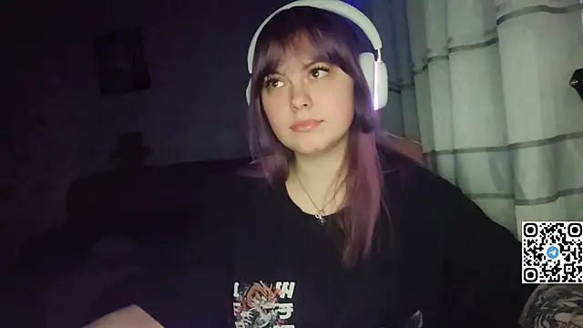 KristiBloom online show from February 20, 9:15 pm