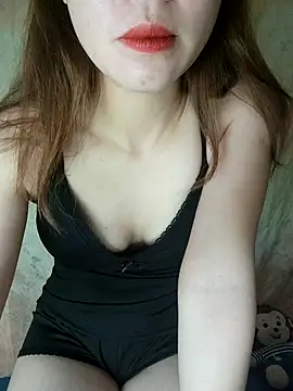 LylyCii6969 online show from October 9, 1:37 pm