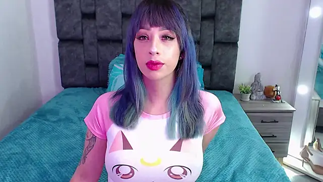 Allisonpetite1 online show from October 12, 7:38 pm