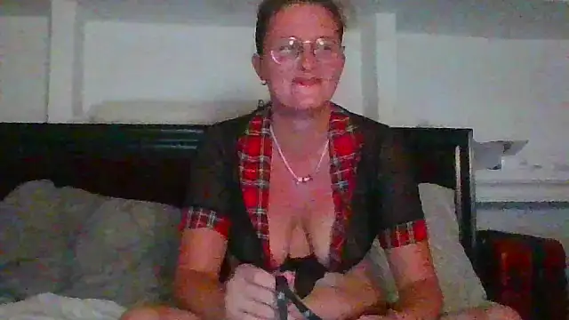 Snapshot of xcrazzycat chatting on October 5, 9:20 pm xcrazzycat online show from October 5, 9:20 pm