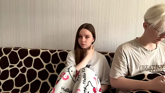 EhtelBiondi online show from April 9, 7:47 am