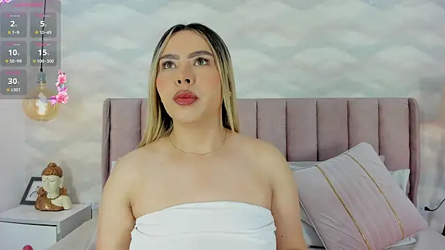 Snapshot of Katya_blonde chatting on October 15, 12:19 pm Katya blonde online show from October 15, 12:19 pm