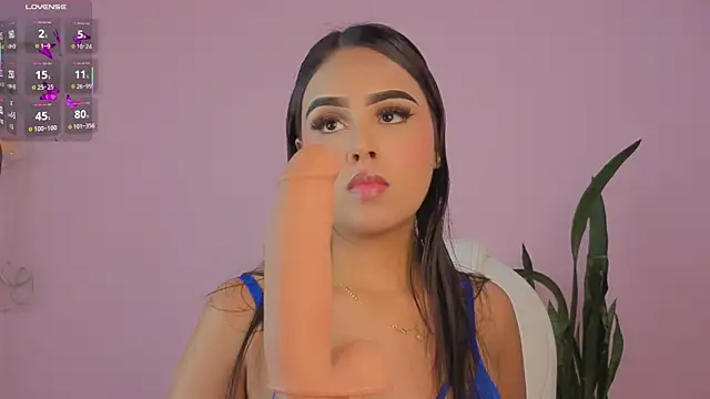 Snapshot of Julietaa_Miller chatting on October 17, 3:37 pm Julietaa Miller online show from October 17, 3:37 pm