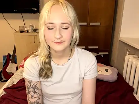 Snapshot of Ulemonala_Cute chatting on October 19, 6:21 pm Ulemonala Cute online show from October 19, 6:21 pm