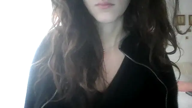 SuperValentina online show from February 18, 9:30 am