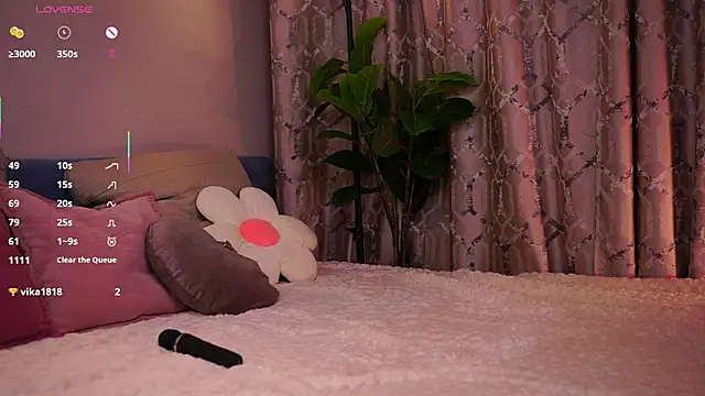 LureOfEva online show from November 19, 3:23 pm