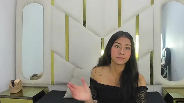 Mia clark18 online show from November 30, 4:22 pm