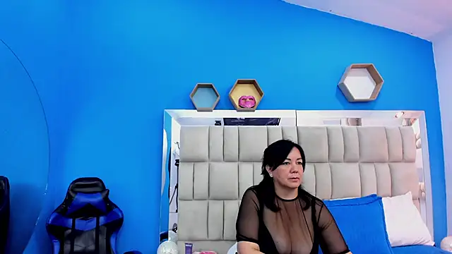 tania reyes  online show from October 16, 3:31 am