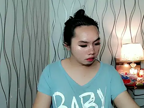 Snapshot of im_ursweetheart chatting on October 19, 3:19 am im ursweetheart online show from October 19, 3:19 am