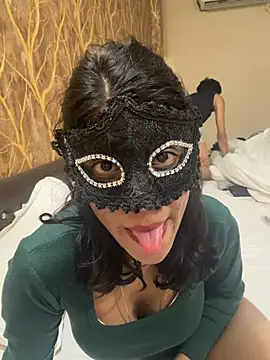 Lovebirdss online show from February 24, 4:38 pm