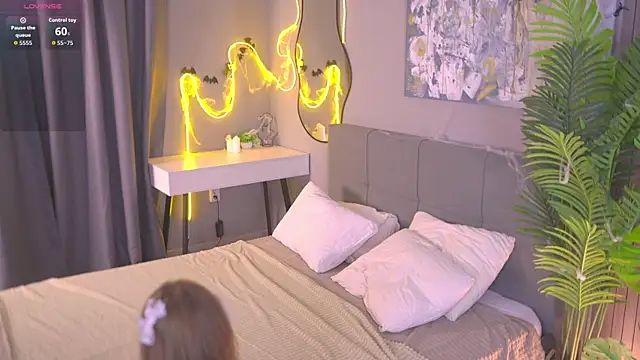 lorapalmerry online show from November 1, 3:27 pm