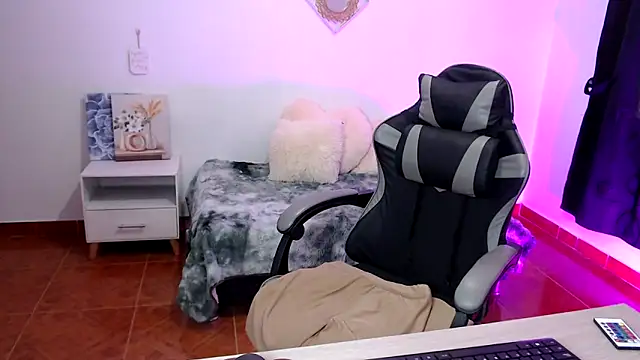 sofia  666 online show from October 22, 7:30 pm