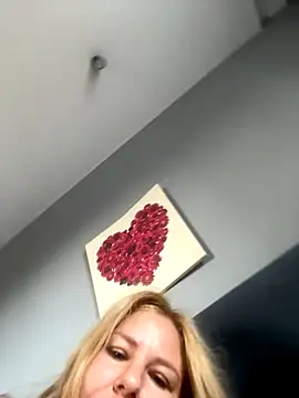 Snapshot of Passion-Blondy chatting on September 11, 6:14 am Passion-Blondy online show from September 11, 6:14 am