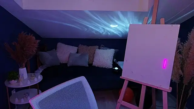 AuroraBorealis   online show from November 6, 6:30 am